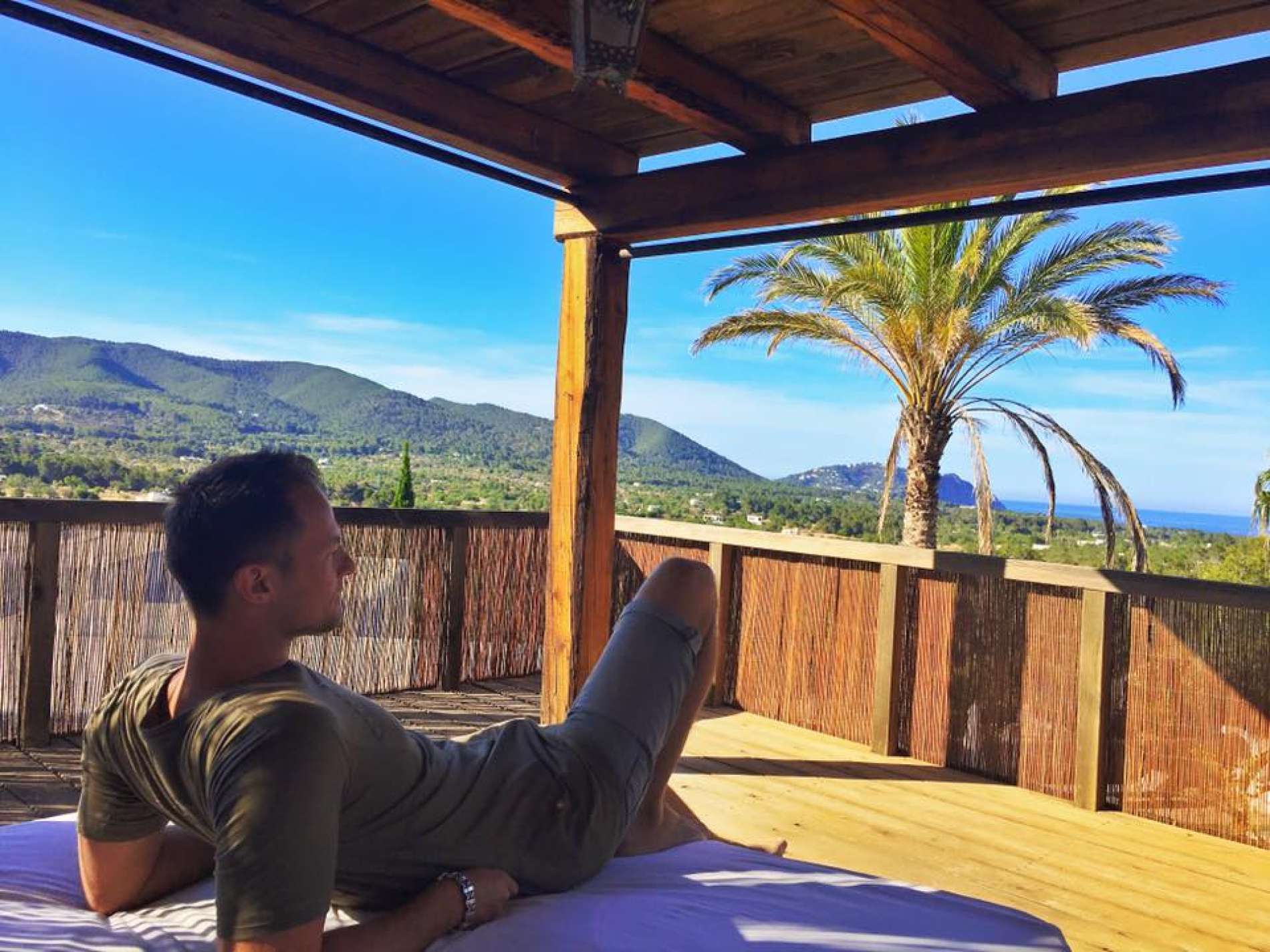 Welcome to Ibiza! Your guide: Yves V
