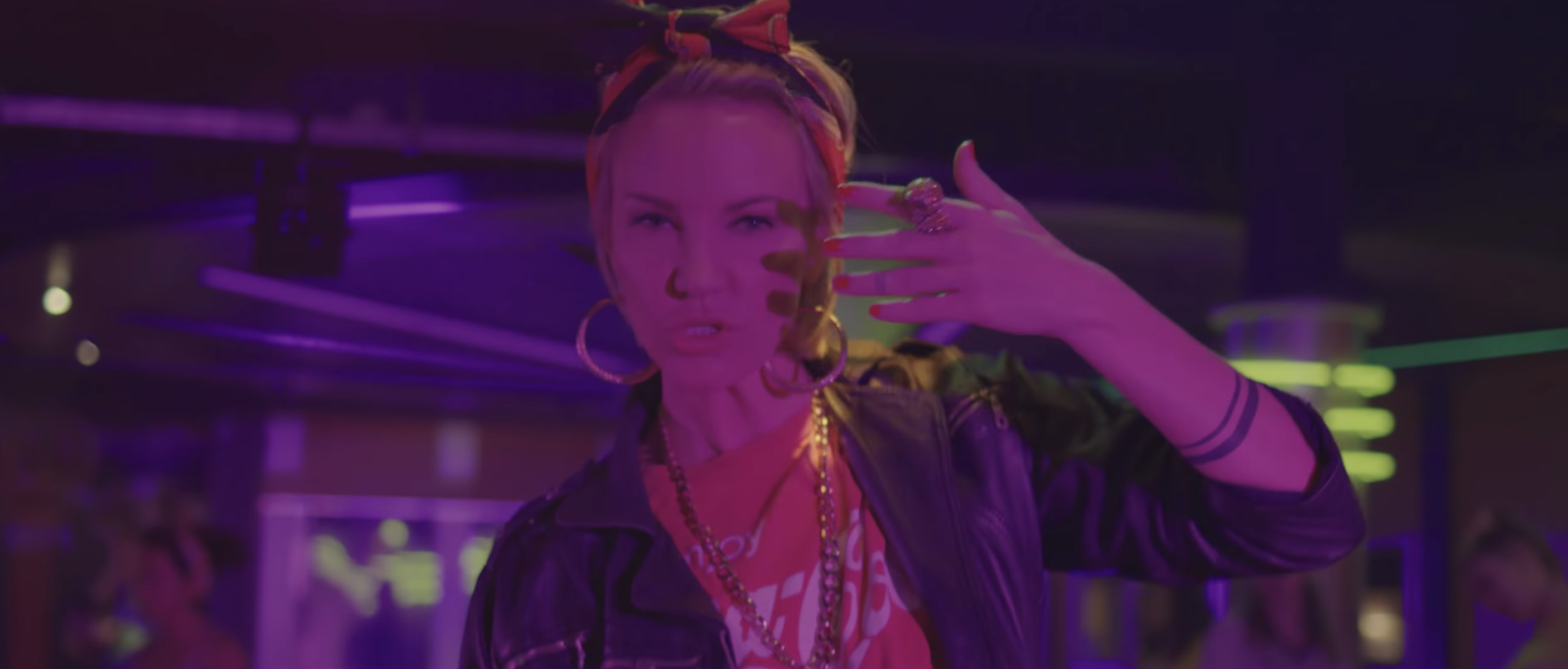 Watch the official video for Sam Feldt's 'Gold' Watch the official video for Sam Feldt's 'Gold'