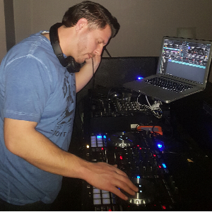 djmikeyravs