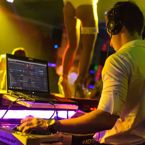 DJ DANY.