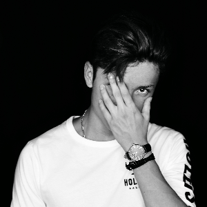 MAIK D-V