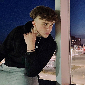Jonny Oski