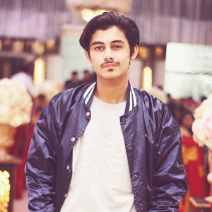 Monis Khan Official