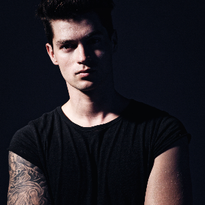 CHRIS BELLO