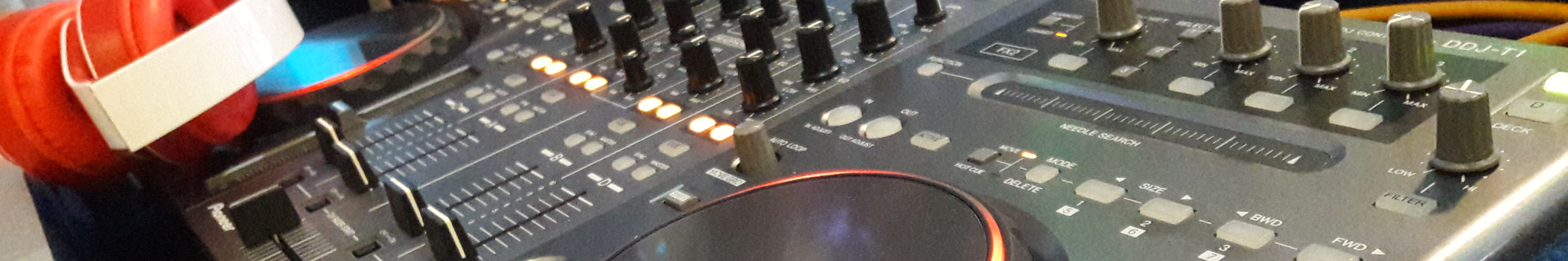 DJ Holmes